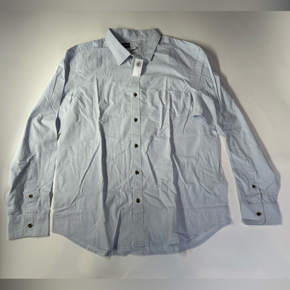 Old Navy Men Classic Fit Everyday Button Down Shirt - Picture 3 of 13